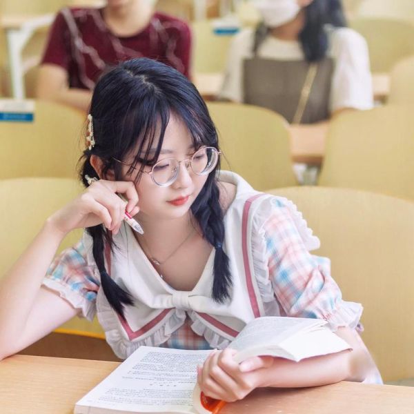 教室小镜头怎么拍_教室小镜头拍摄技巧-第1张图片-星辰妙记