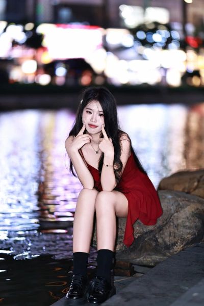 2.4光圈镜头适合拍什么_夜景人像怎么拍-第3张图片-星辰妙记