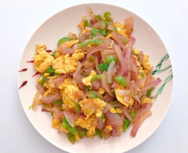 孕妇可以吃洋葱炒鸡蛋吗_洋葱炒鸡蛋对胎儿有影响吗-第1张图片-星辰妙记