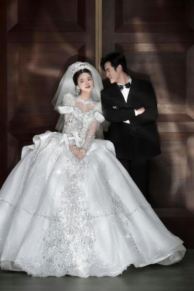 拍婚纱照用什么镜头_婚纱照镜头怎么选-第2张图片-星辰妙记