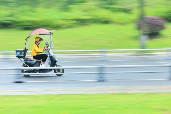 摇拍镜头怎么拍_摇拍镜头适合拍什么场景-第1张图片-星辰妙记
