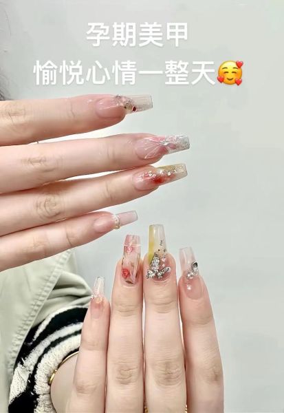 孕妇可以做美甲吗_孕妇美甲安全指南-第2张图片-星辰妙记 孕妇可以做美甲吗_孕妇美甲安全指南-第2张图片-星辰妙记