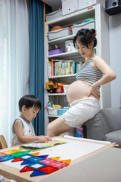 大宝和二胎孕妇照怎么拍_孕妇照风格推荐-第2张图片-星辰妙记 大宝和二胎孕妇照怎么拍_孕妇照风格推荐-第2张图片-星辰妙记