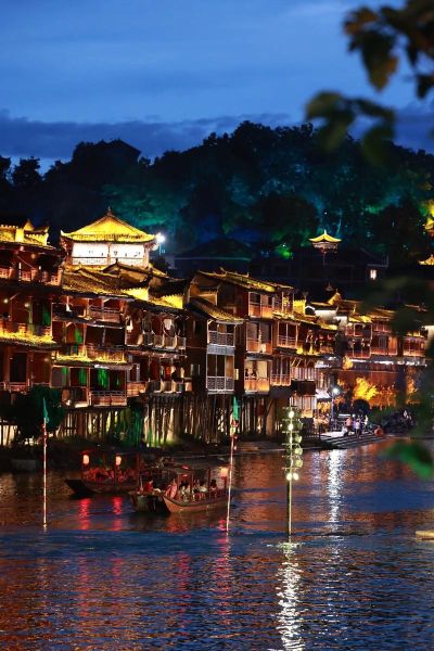 凤凰古城旅游攻略_凤凰古城值得去吗-第2张图片-星辰妙记