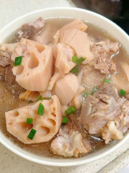 孕妇可以喝莲藕骨头汤吗_莲藕骨头汤对胎儿好吗-第3张图片-星辰妙记