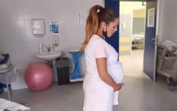 外国孕妇阵痛多久去医院_外国孕妇阵痛是什么感觉-第1张图片-星辰妙记 外国孕妇阵痛多久去医院_外国孕妇阵痛是什么感觉-第1张图片-星辰妙记