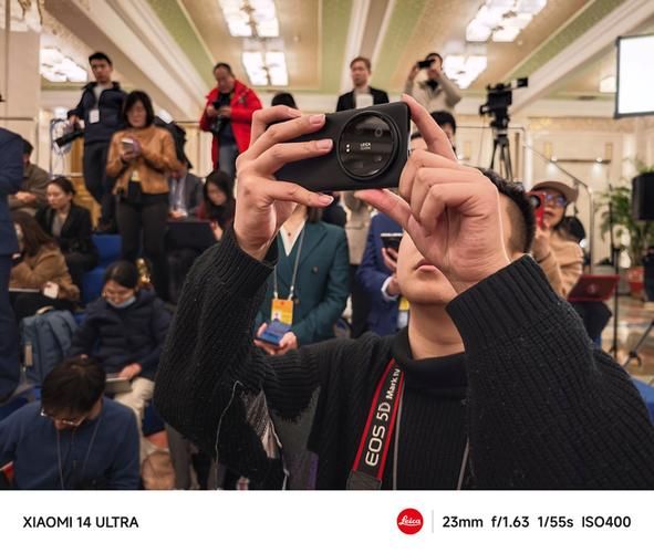 拍新闻镜头怎么拍_拍新闻镜头用什么设备-第1张图片-星辰妙记