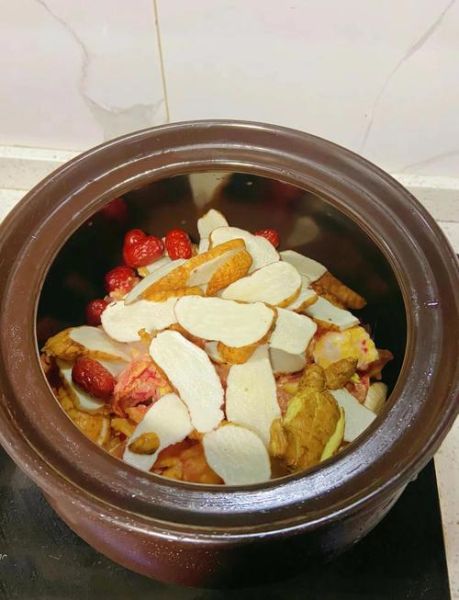 孕妇可以吃天麻炖鸡吗_孕期吃天麻炖鸡安全吗-第1张图片-星辰妙记