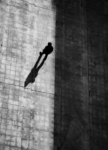 孤独的镜头怎么拍_如何用镜头表现孤独感-第1张图片-星辰妙记