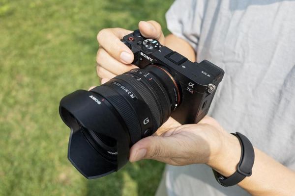 索尼50mm镜头值得买吗_索尼50mm镜头适合拍什么-第1张图片-星辰妙记