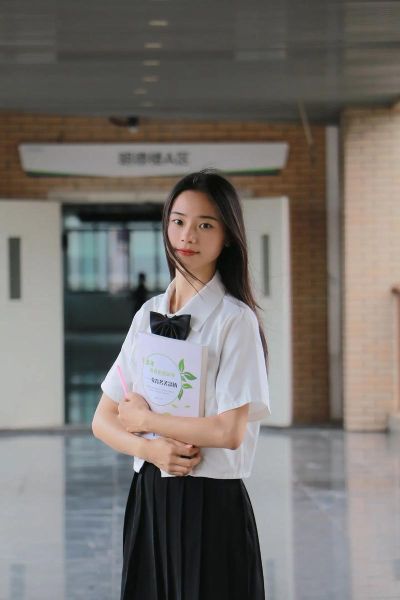 拍毕业照用什么镜头_毕业照镜头推荐-第2张图片-星辰妙记