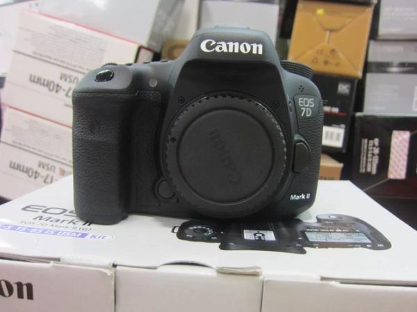 7d2配什么镜头_佳能7d2镜头推荐-第2张图片-星辰妙记