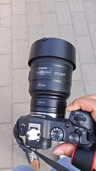 佳能85定焦镜头多少钱_值得入手吗-第2张图片-星辰妙记