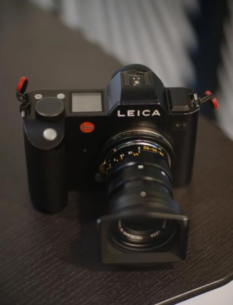 街拍镜头选35mm还是50mm_哪个更适合单反-第2张图片-星辰妙记 街拍镜头选35mm还是50mm_哪个更适合单反-第2张图片-星辰妙记