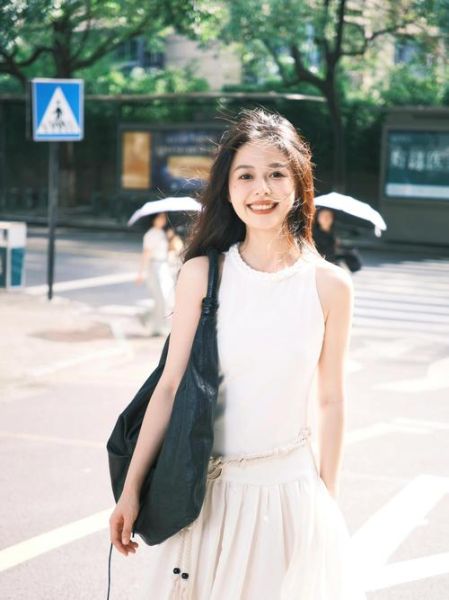 面对镜头紧张怎么办_如何自然微笑-第2张图片-星辰妙记 面对镜头紧张怎么办_如何自然微笑-第2张图片-星辰妙记