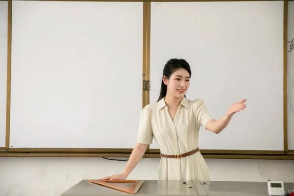 课堂镜头怎么拍_课堂视频拍摄技巧-第1张图片-星辰妙记 课堂镜头怎么拍_课堂视频拍摄技巧-第1张图片-星辰妙记