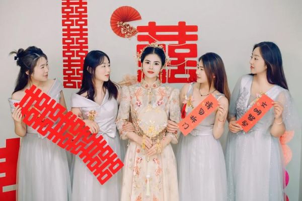 婚礼拍摄用什么镜头好_婚礼跟拍镜头怎么选-第2张图片-星辰妙记 婚礼拍摄用什么镜头好_婚礼跟拍镜头怎么选-第2张图片-星辰妙记