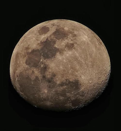 200mm镜头拍月亮清晰吗_200mm镜头拍月亮参数设置-第3张图片-星辰妙记