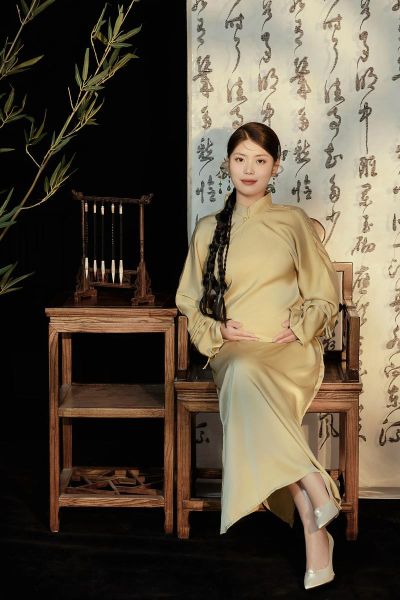 孕妇旗袍怎么选_孕妇旗袍哪个牌子好-第1张图片-星辰妙记 孕妇旗袍怎么选_孕妇旗袍哪个牌子好-第1张图片-星辰妙记